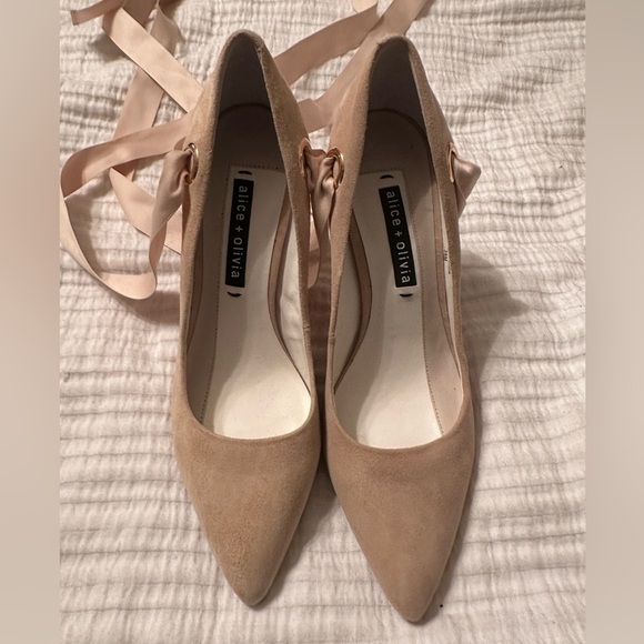 Alice + Olivia Dominique Heels - Size 39 (US 9) - Picture 4 of 16